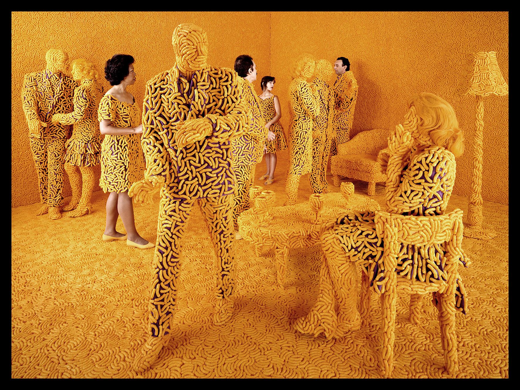 Sandy Skoglund, <i>The Cocktail Party</i>, 1992<div>Courtesy Paci contemporary gallery (Brescia – Porto Cervo, IT)<br>© Sandy Skoglund</div>