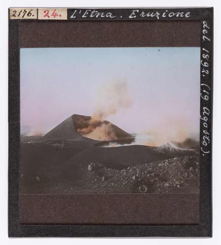 Anonimo, <i>Eruzione dell'Etna del 19 agosto</i>, 1892<br>© Archivi Alinari, Firenze